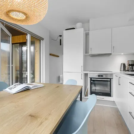 Daire Kysthusene, Lejl 5 *